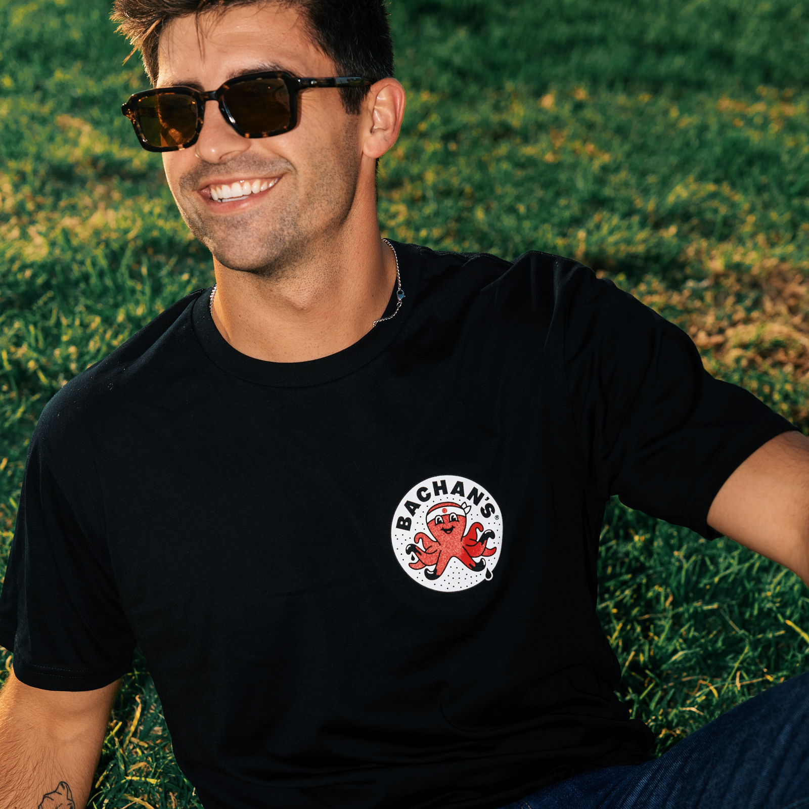Knuckles Tee F8
