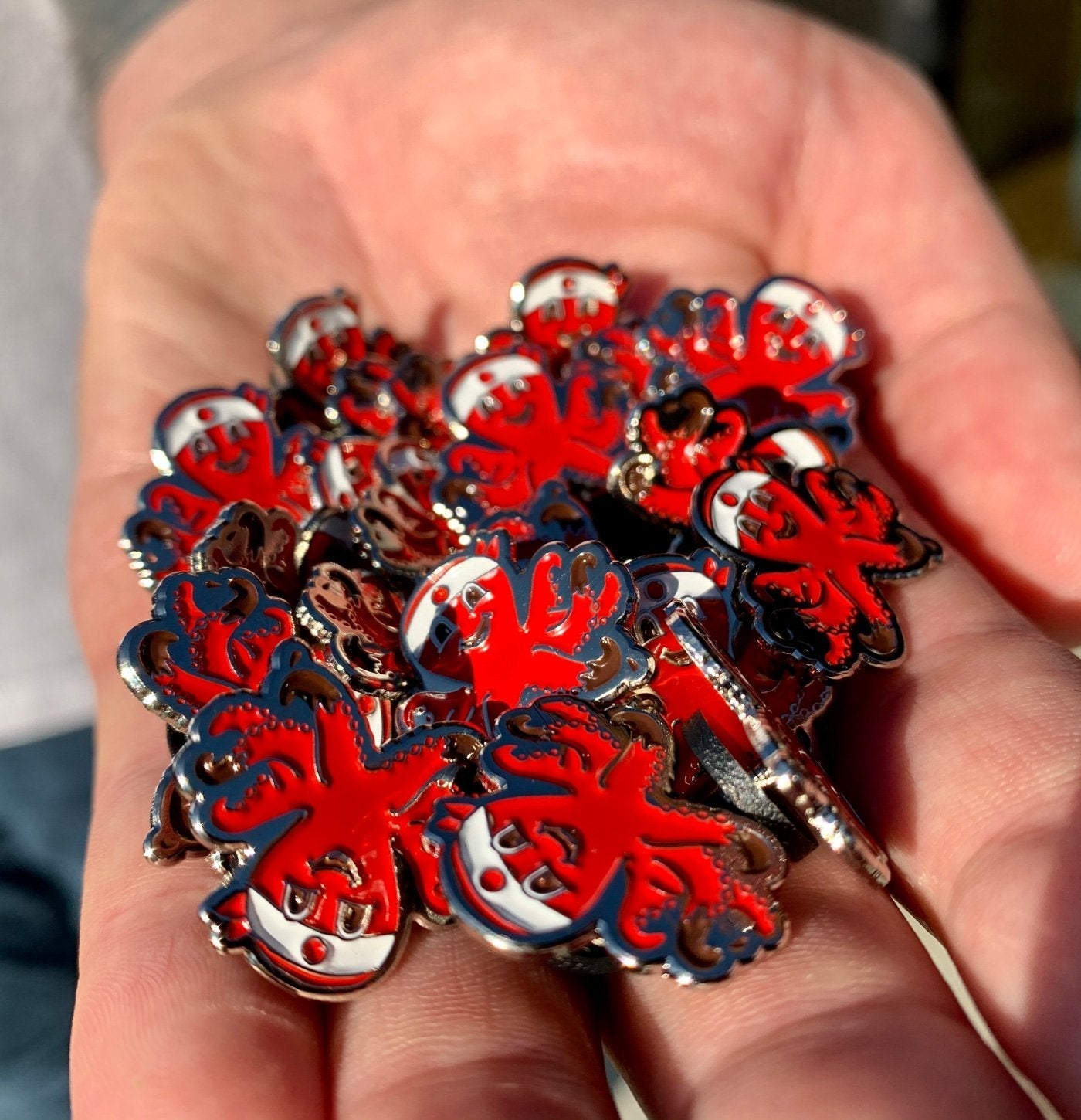 Red Octo Pin T5